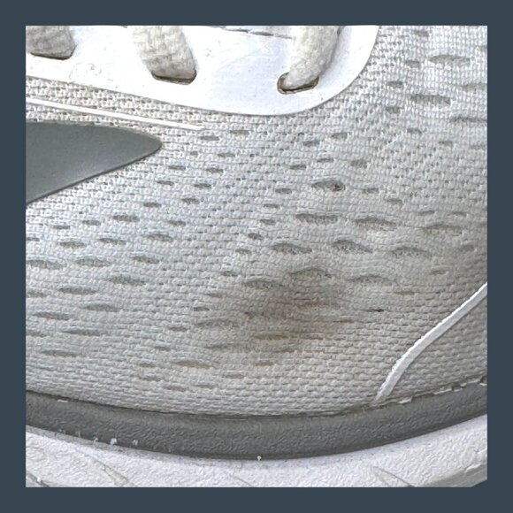 Brooks Adrenaline GTS 19 Shoes Womens 7 WIDE Running Sneakers Athletic White SEE - Picture 13 of 15